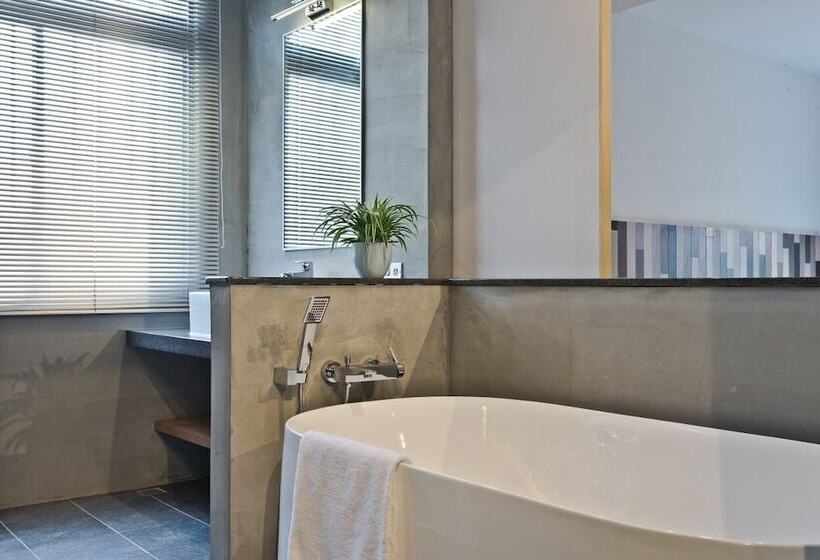 تختخواب و صبحانه Island House