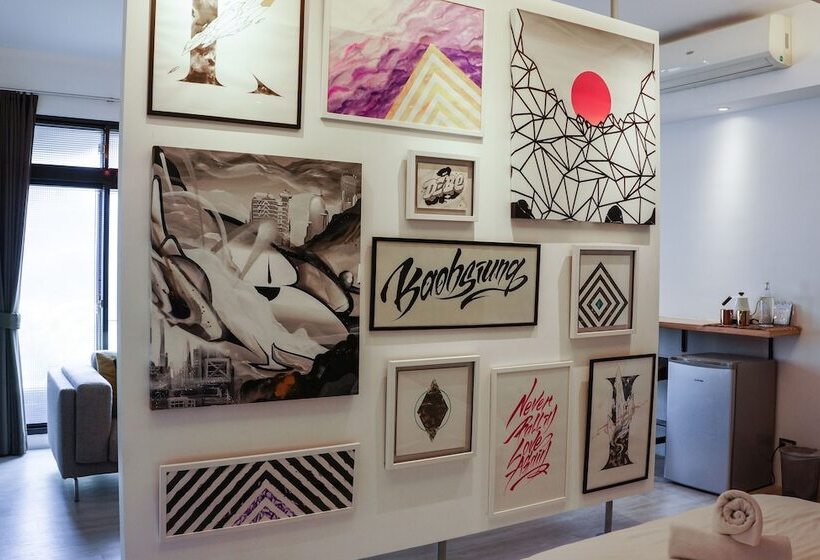 تختخواب و صبحانه Island House