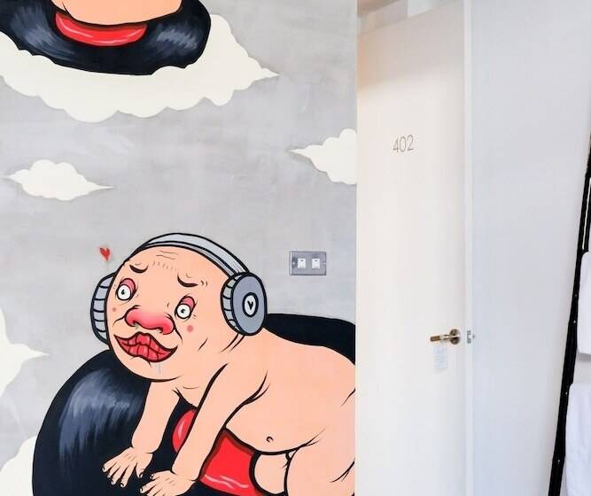 تختخواب و صبحانه Island House