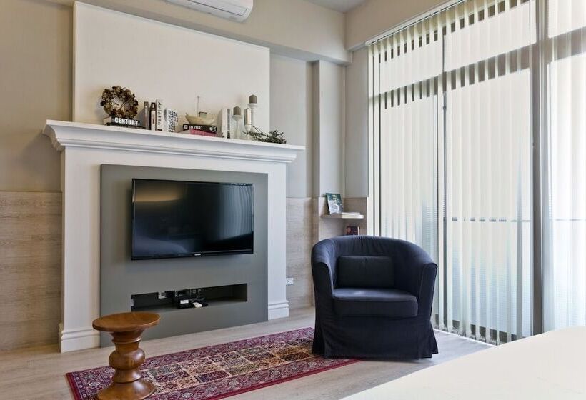 تختخواب و صبحانه Island House