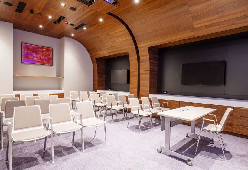 Doubletree By Hilton Hotel Wroclaw