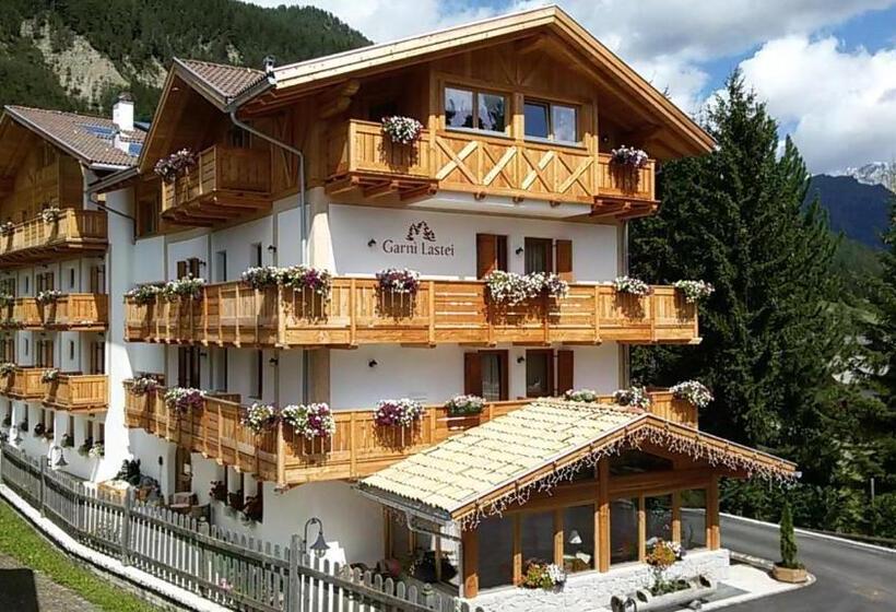 בית מלון כפרי Garni Lastei