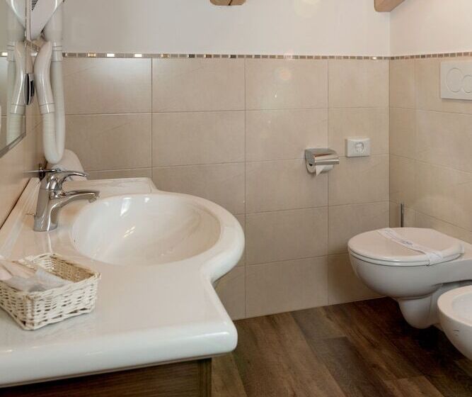 בית מלון כפרי Garni Lastei