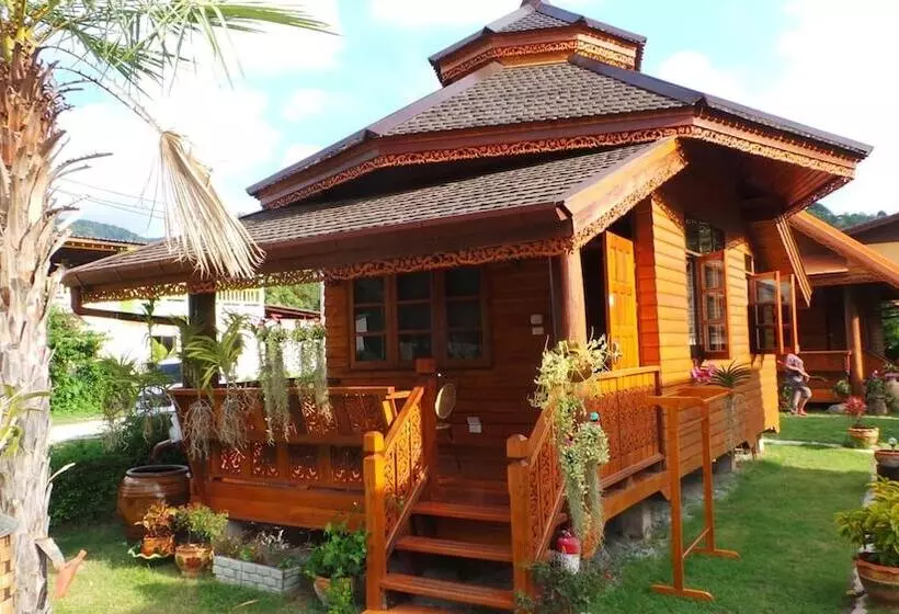 هتل Golden Teak Resort Baan Sapparot