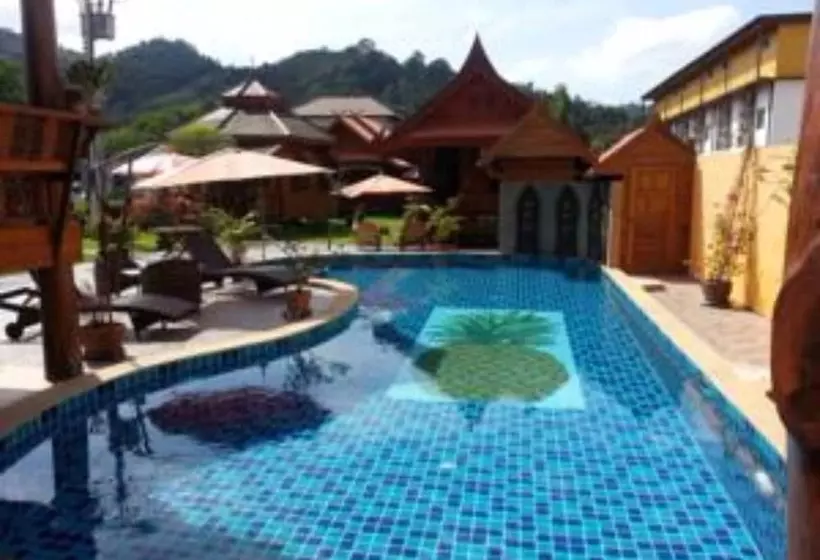 هتل Golden Teak Resort Baan Sapparot