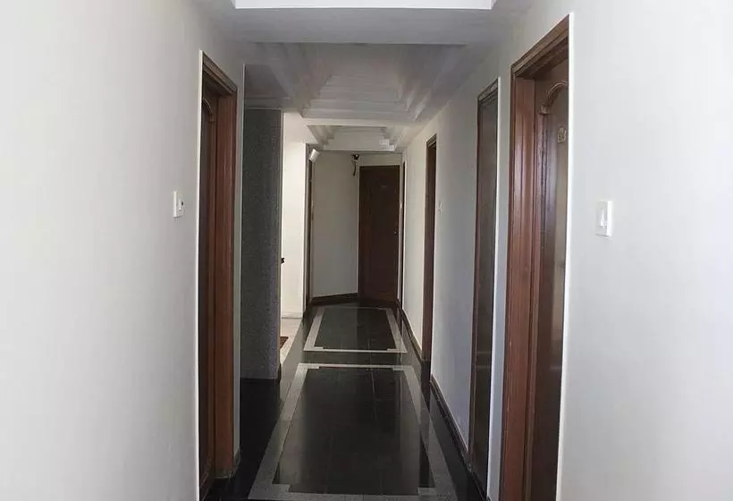 هتل Oyo Rooms Unique Trade Center