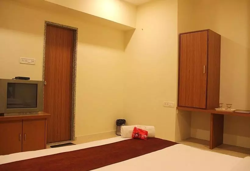هتل Oyo Rooms Unique Trade Center