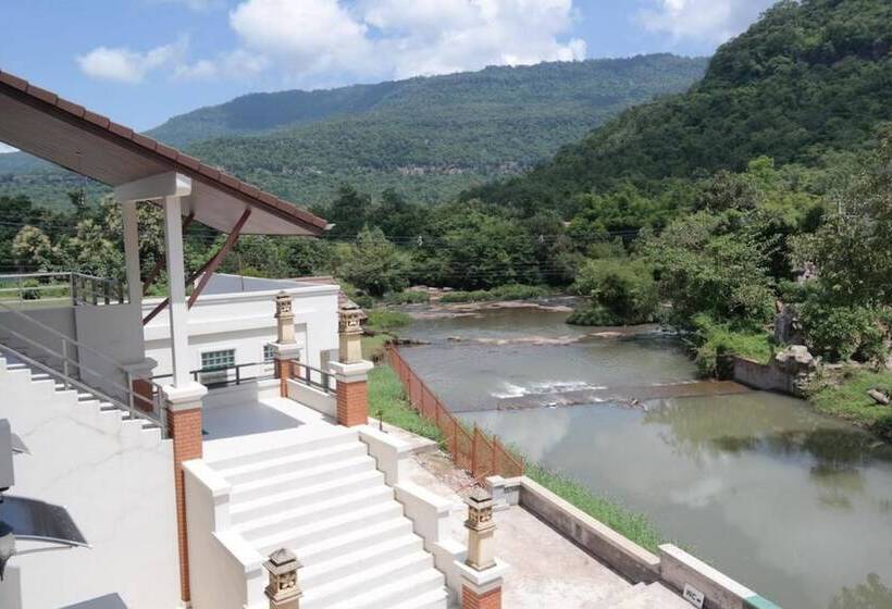 酒店 Phubachiang Golf & Resort Pakse