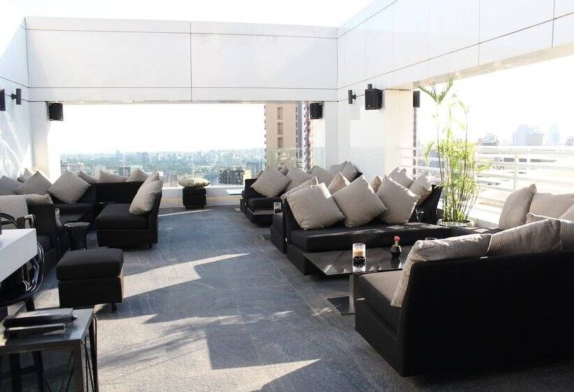 Отель Royal Tulip Achrafieh