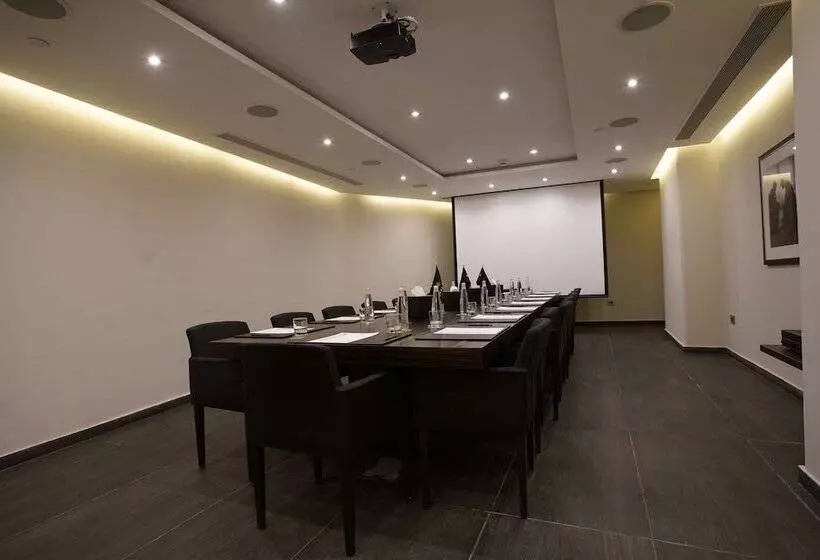 هتل Royal Tulip Achrafieh