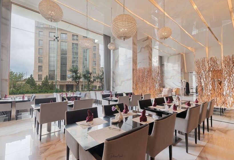 Отель Royal Tulip Achrafieh