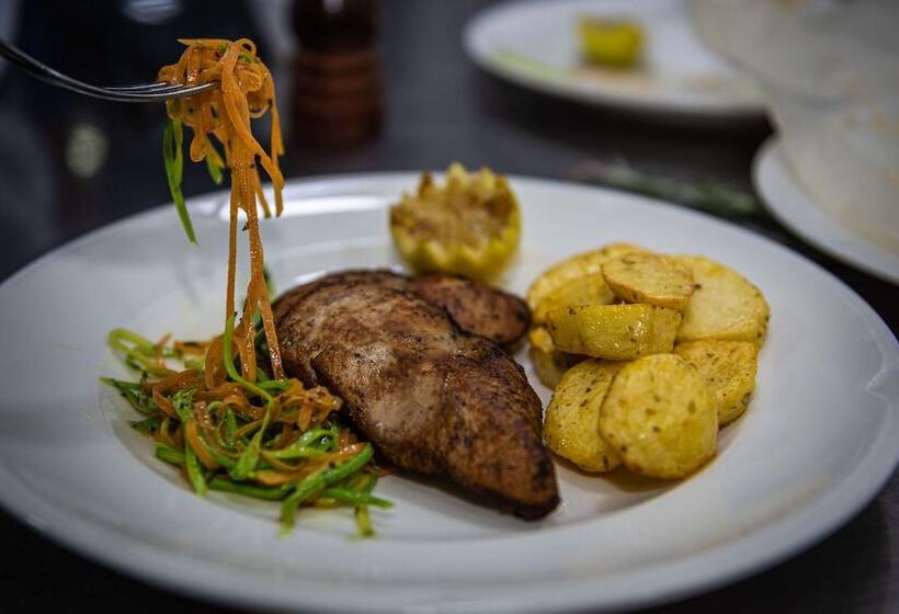 Отель Royal Tulip Achrafieh