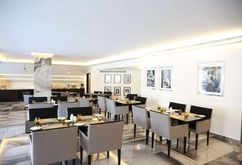 Отель Royal Tulip Achrafieh