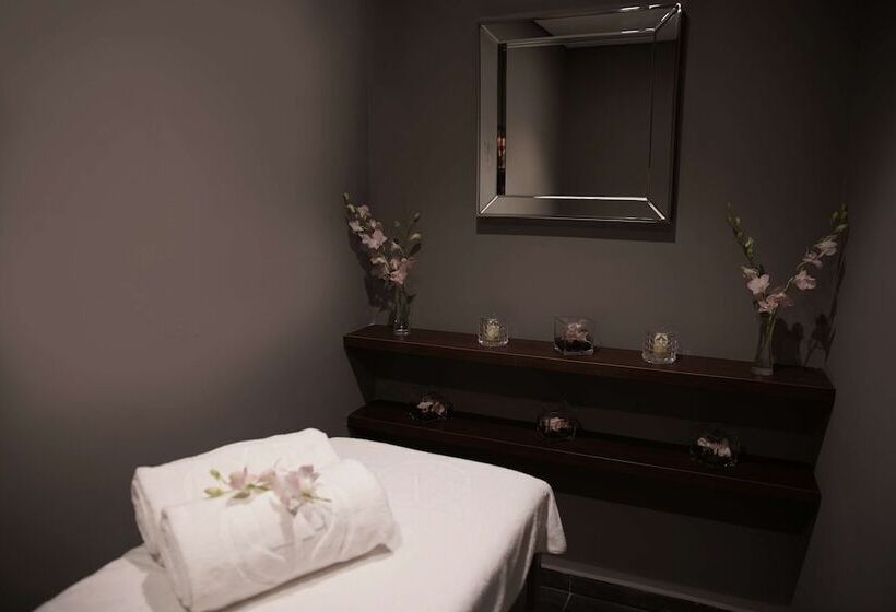 Отель Royal Tulip Achrafieh