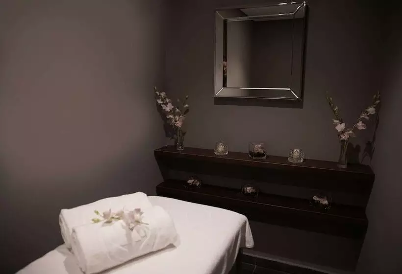 هتل Royal Tulip Achrafieh