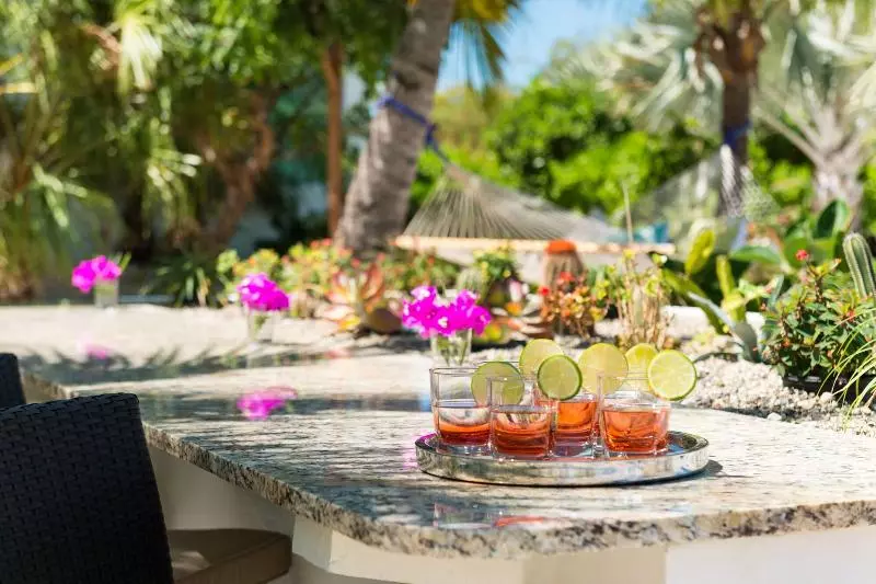 هتل The Oasis At Grace Bay