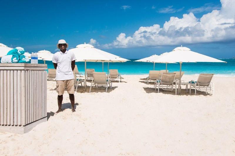 هتل The Oasis At Grace Bay