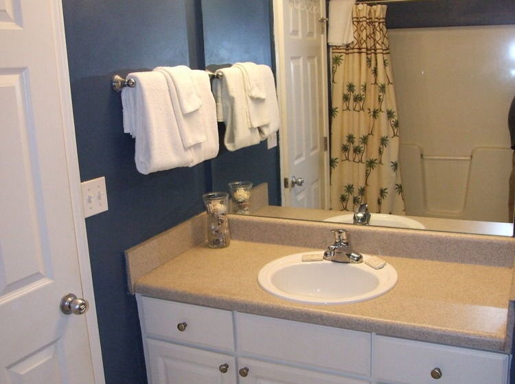 Lighthouse Condos By Hosteeva