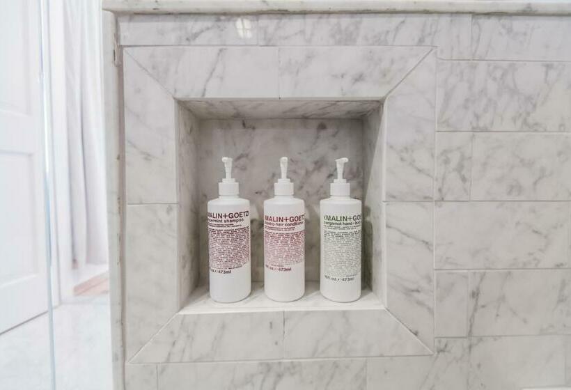 הוסטל Old Dutch Inn