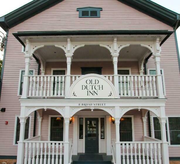 הוסטל Old Dutch Inn