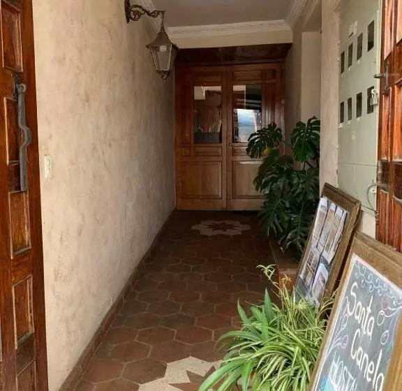 Hostel Santa Canela