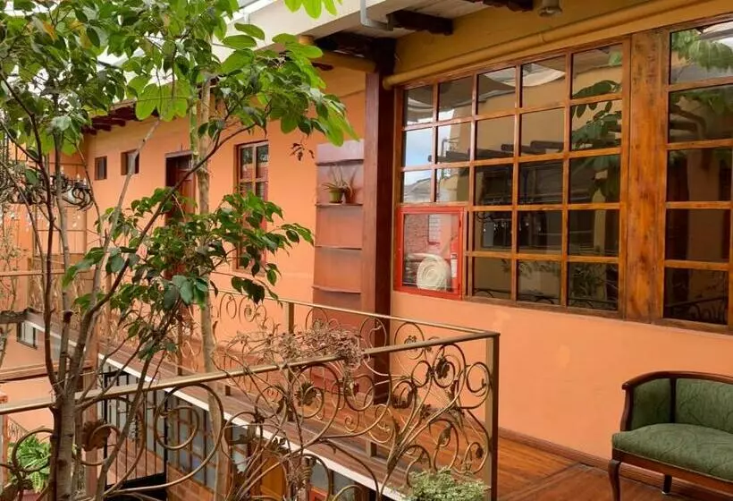 Hostel Santa Canela