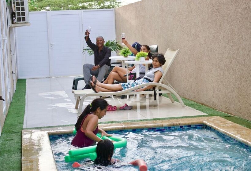 پانسیون Room In Apartment Nice Apartament In Aruba