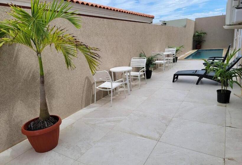 پانسیون Room In Apartment Nice Apartament In Aruba