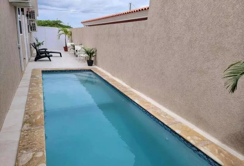 پانسیون Room In Apartment Nice Apartament In Aruba