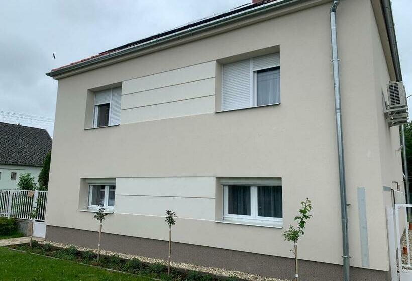 Topáz Apartmanházak Keszthely
