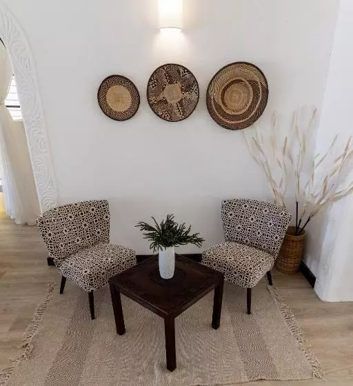 هتل Coconut Beach Boutique   Apasio Lodges