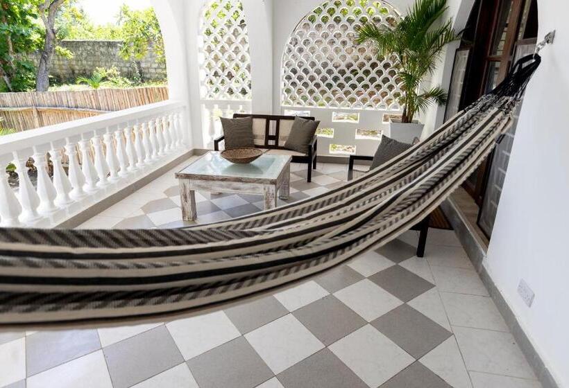 هتل Coconut Beach Boutique   Apasio Lodges