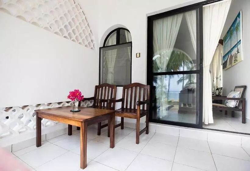 هتل Coconut Beach Boutique   Apasio Lodges