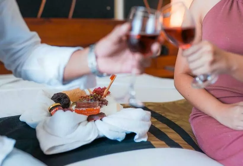 هتل Samudra Training