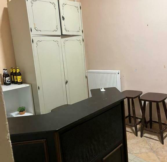 Jackys Coffee Restaurant & Hostel