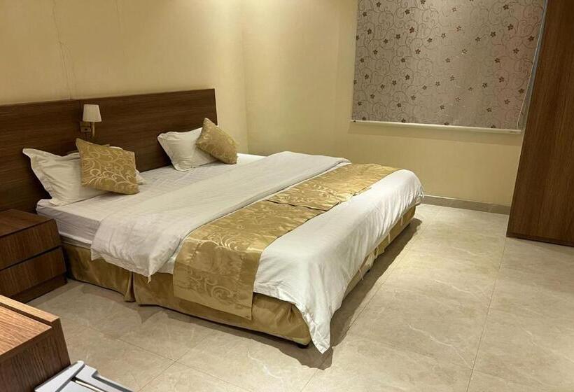 بنسيون Oyo 637 Home Jood Apartments