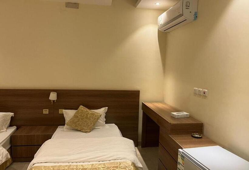 بنسيون Oyo 637 Home Jood Apartments