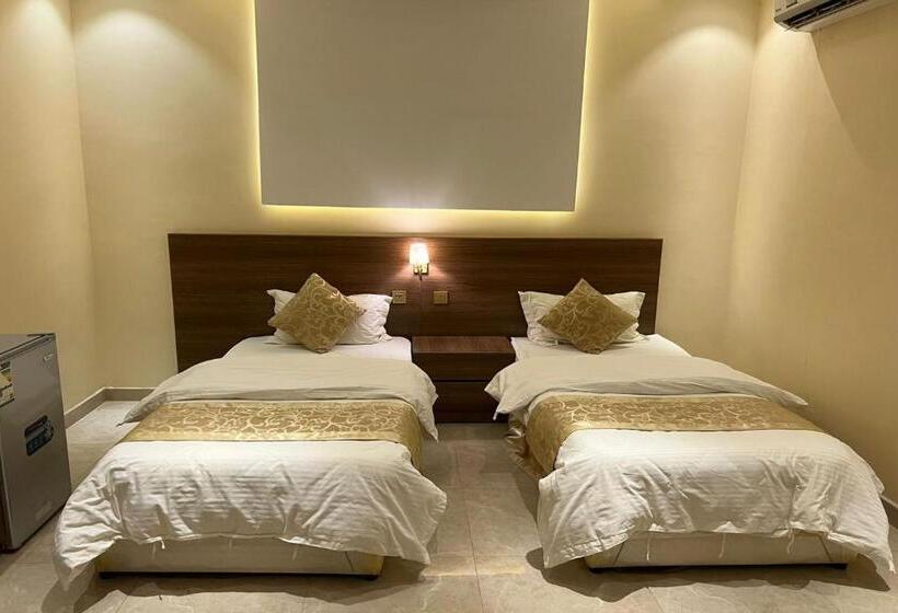 بنسيون Oyo 637 Home Jood Apartments