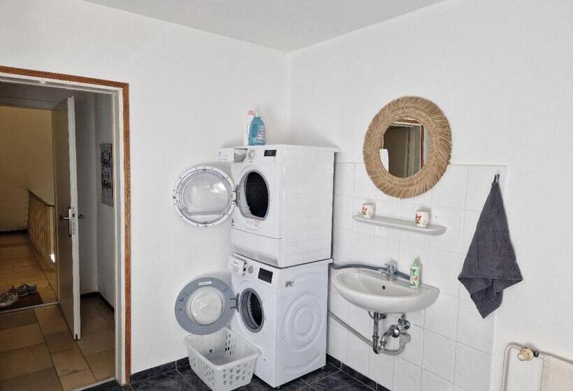 بنسيون Wohnen Am Wasserschloss Sandizell