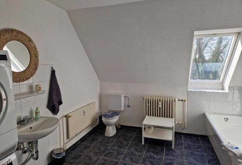 بنسيون Wohnen Am Wasserschloss Sandizell