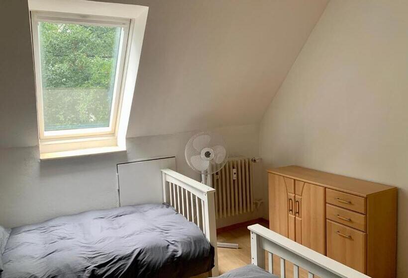 بنسيون Wohnen Am Wasserschloss Sandizell