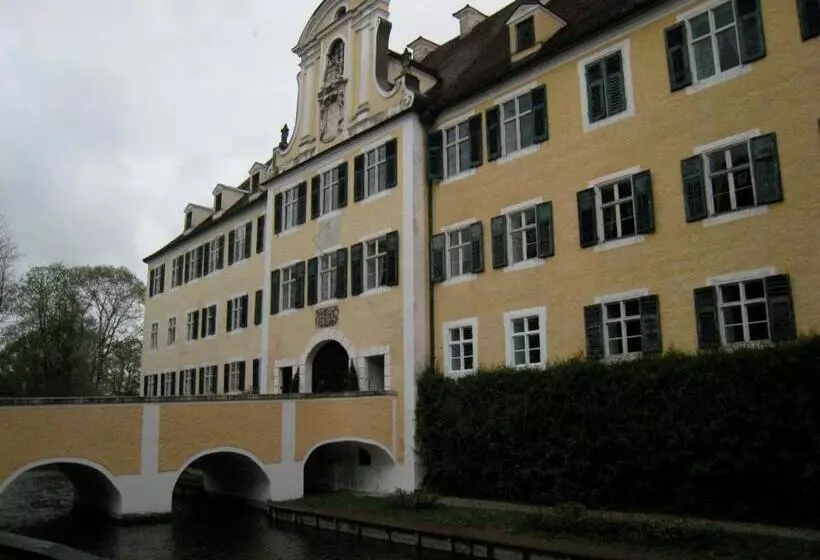 Majatalo Wohnen Am Wasserschloss Sandizell