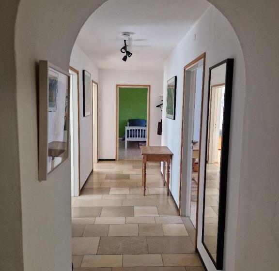 بنسيون Wohnen Am Wasserschloss Sandizell