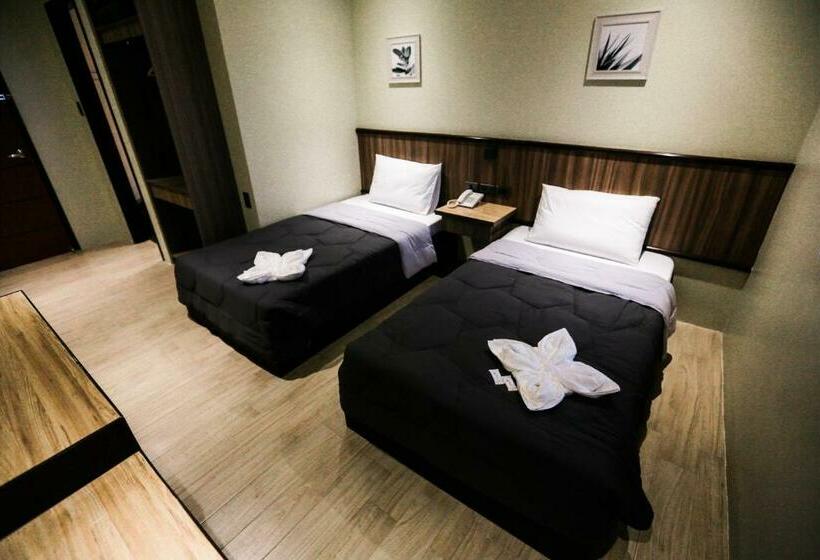 旅馆 Pilar Marina Inn