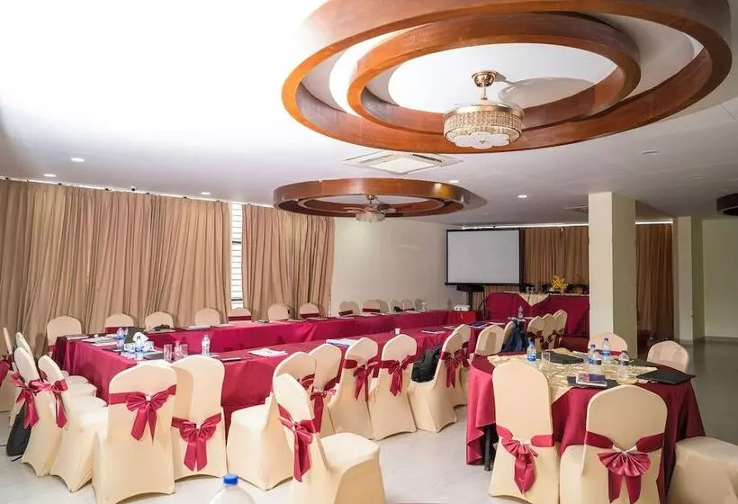 هتل Crystal Rose   Sylhet