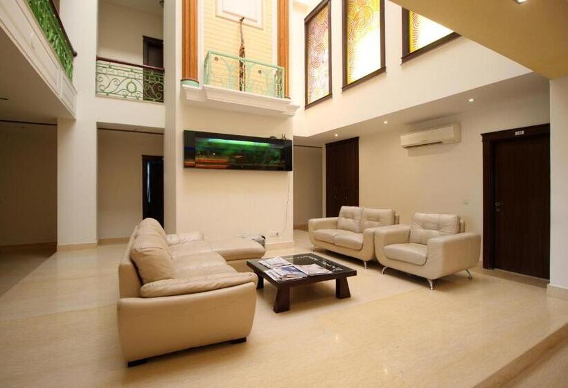 Collection O 8704 Hotel Sakshi