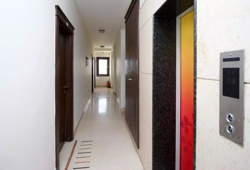 Collection O 8704 Hotel Sakshi