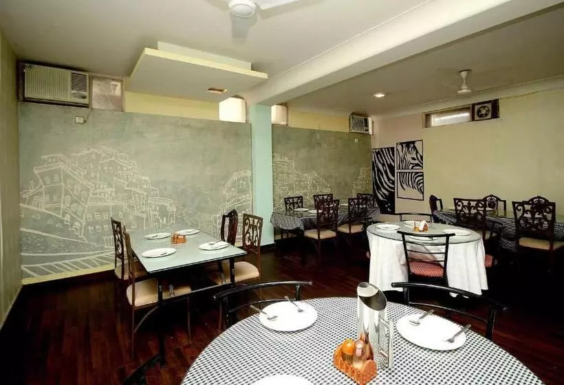 Collection O 8704 Hotel Sakshi