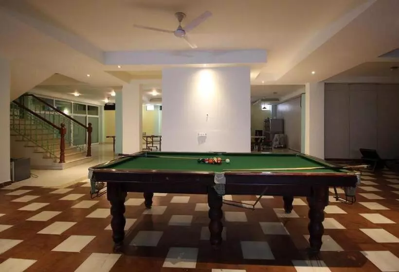 Collection O 8704 Hotel Sakshi