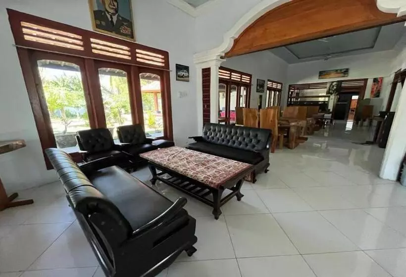 هتل Capital O 92615 Villa Utama D Alas Purwo